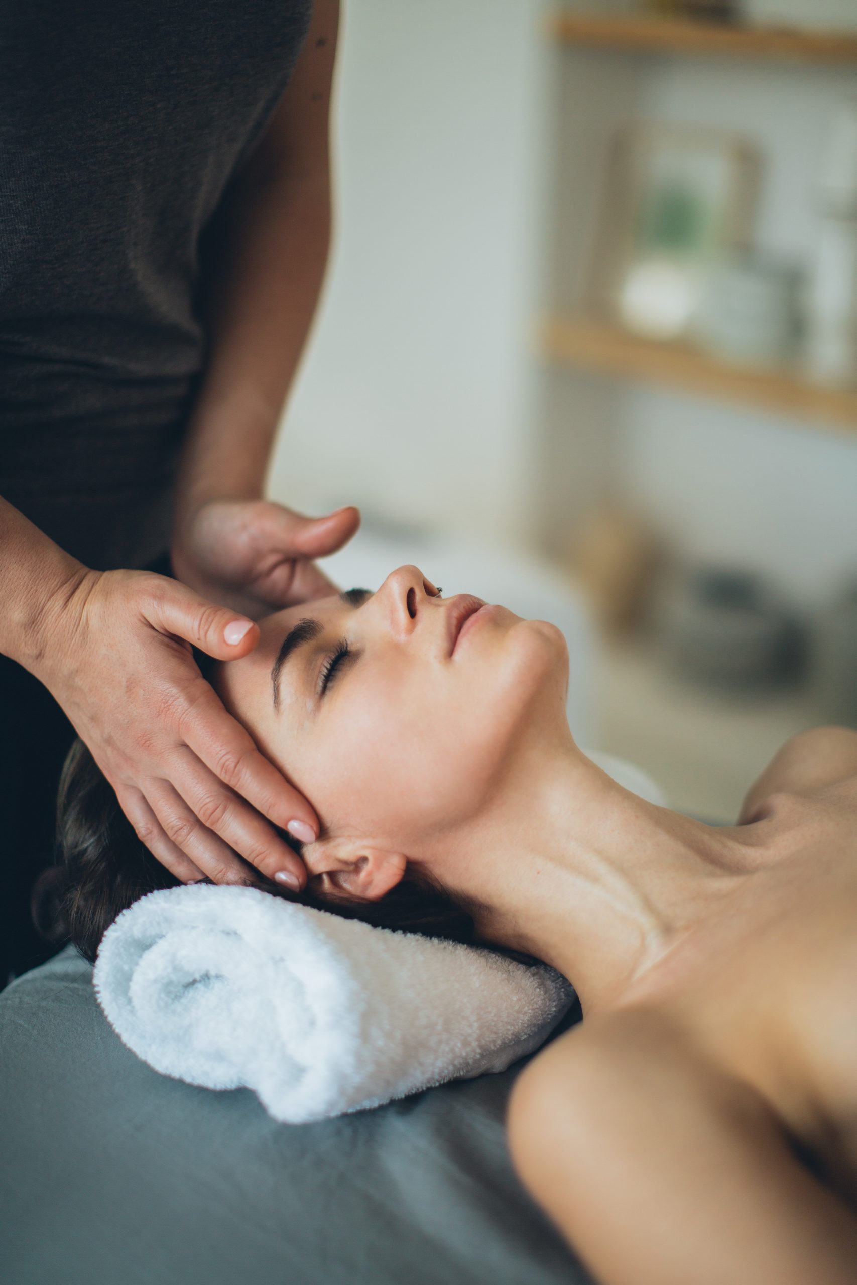 Kopf-Nacken-Gesichtsmassage